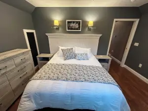 Cozy furnished 1-bdrm apartment with WiFi, AC in Broadalbin near Sacandaga Lake