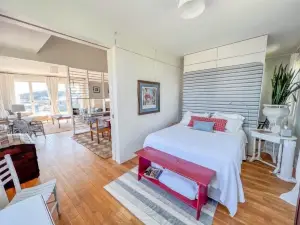 Seabreeze on the Harbor - Stunning Island Retreat perched on Stonington Harbor