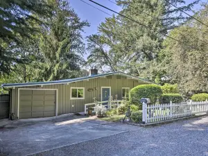 ที่ซ่อนตัวริมน้ำ Troutdale: ตกปลาที่แม่น้ำแซนดี้