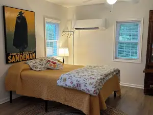Scenic guest house in great location in Farmville, VA
