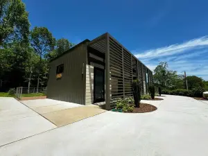 Couples Glamping Cabin-Lazy Bear at Valley Bear Farms Resort