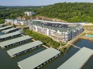 Boat Slip, 3 Pools, Golf, Ozarks Ampitheater, & Amazing Lake Views at Big Niangua