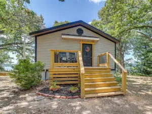 Private Hot Tub and Dock Lakefront Grove Retreat!