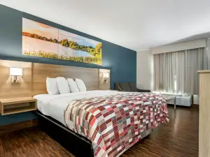 Red Roof Inn & Suites Tomah