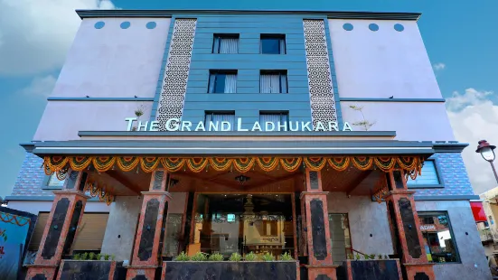 Hotel the Grand Ladhukara