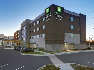 Holiday Inn Express & Suites LENEXA - OVERLAND PARK AREA by IHG