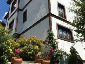 Tarihi Osmanlı Evi - Beyzadeler Konağı Ev Sahibi ve Yöneticisi - Bekir Yenerer Ruhsat No 14-75