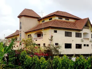 Accra Royal Castle Apartments & Suites