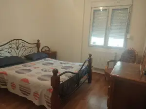 Un f 2 Bien Aménagé Pour vos Vacances et Passage à Annaba