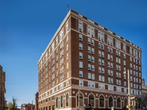 The Yorktowne Hotel, Tapestry Collection by Hilton