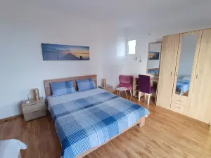 Cozy apartment with sea view