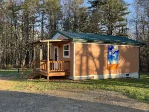 Sleepy Bear #1.  One Bedroom Cabin on the Blue Ridge Parkway in Floyd VA