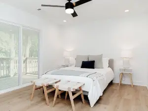 Modern Kentucky Lakefront Home + Dock