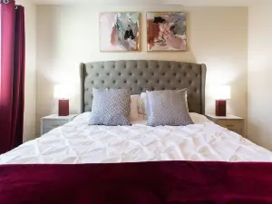 Downtown Camarillo*3 Resort like Pools*3 Fitness Ctrs*EVChargers*Gated*SelfChkIn