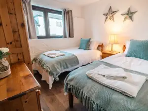 Fabulous 2 Bedroom Holiday Cottage nr Bude