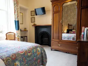 Leven House Bed and Breakfast