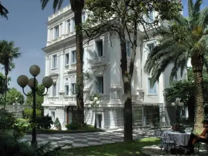 Hotel Flora