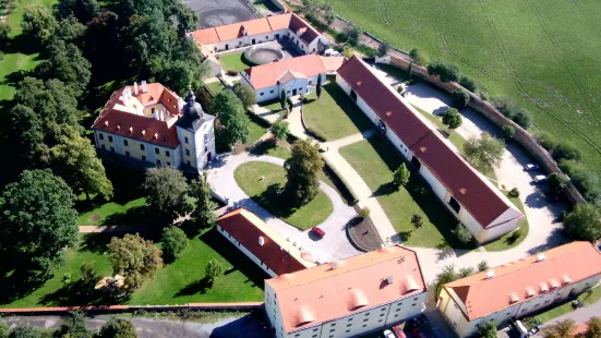 Pytloun 邸堡飯店 Ctěnice