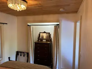 River's Edge, Wisconsin River home located in the city of Rhinelander