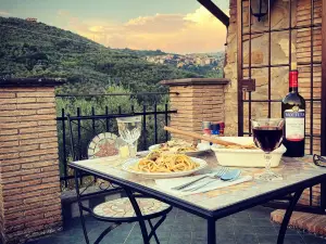 Hillside Home with Fantastic View - 7 Beds - Only 1h from Rome