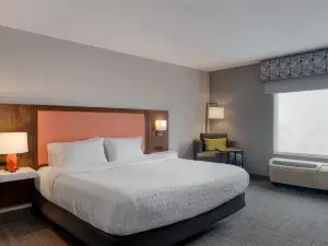 Hampton Inn & Suites West Bend