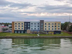 Fairfield Inn & Suites Port Clinton Waterfront