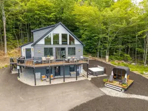 3mi Sunday River-Swimming -Castle Lodge-Hot Tub-Sauna-Pond -EV Charger-14 Pple