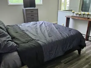 Private retreat only minutes from Sandstone Falls, Bluestone Lake and Park!