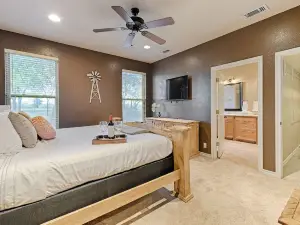 Event Room Swim Spa Hot Tub Sauna, Picklebal, Arcades, 2 Game Rms, 17 Beds 5Bath