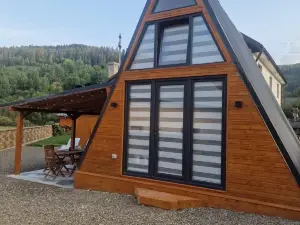 Bucovina-a-framehouse-hottub-fireplace-patio-wifi