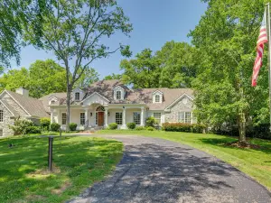 Pool, Hot Tub & Outdoor Theater: Franklin Retreat