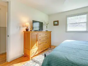 Sand Lake Retreat: Canal Access & Large Yard!