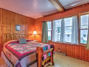 Walk to River! Its A Wonderful Life Cottage