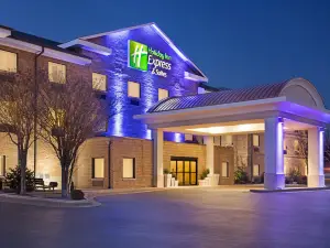 Holiday Inn Express & Suites EDMOND by IHG