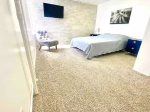Downtown Condo Cozy 2-Bedroom with Plenty of Space