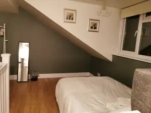 Spacious & Stylish Pet-Friendly Home – Perfect for Short or Long Stays