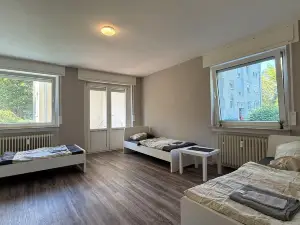 Three Bedroom Comfort Apartment Maintal