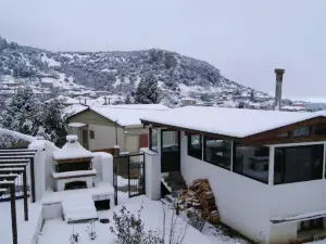 Goura Guesthouse Family Suite Lake Doxa