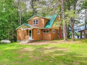 Private Dock and Screened Porch Echo Lake Cabin