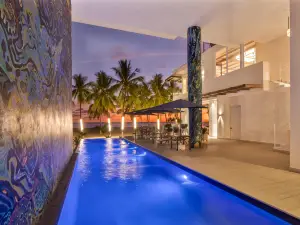 Clarita’s Beach Bar & Resort