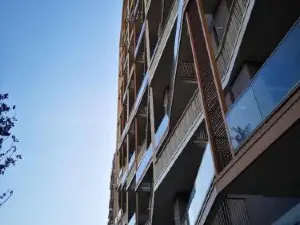 ソルズ M2 ホワイト モダン アパートメンツ
