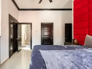 Luxury Living: Modern & Contemporary Home with Brand New Pool in Manor Park