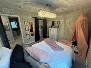 Luxury & Comfort 4-bedroom house with WiFi, GREAT for families & pets!