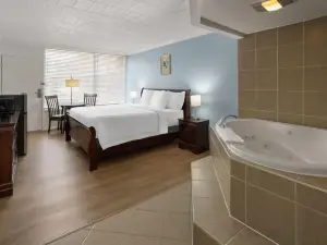 Ramada by Wyndham Butler/Tesla Biohealing Resort 