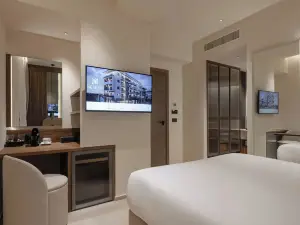 Nesean Plaza Hotel