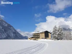 鑠挪爾霍夫酒店