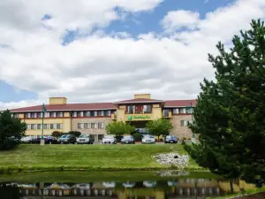 Holiday Inn PEWAUKEE-MILWAUKEE WEST by IHG