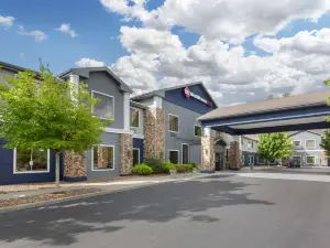 Best Western Plus Victor Inn  Suites