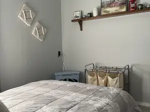 Light and Airey new apartment on Apple Orchard minutes from Sylvan Beach