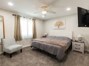 Cheerful Family Home w/ Basketball Court/Gazebo